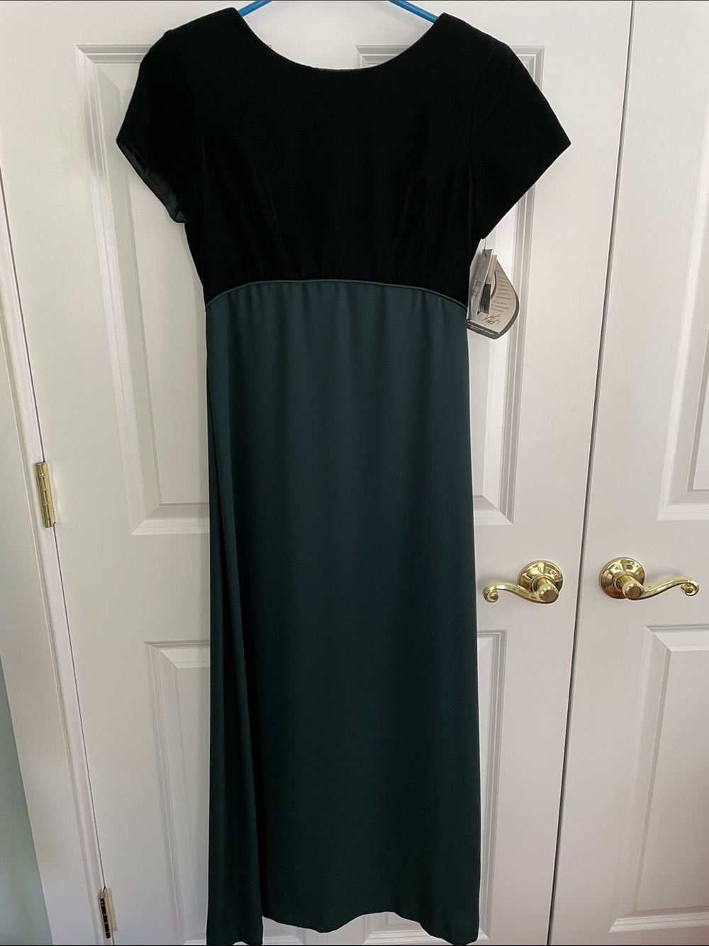 Liz Claiborne Dark Green Empire Waist Maxi Dress size 4P NWT